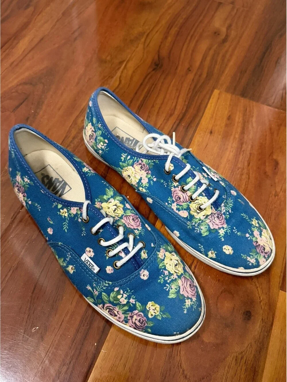 VANS Blue Floral Flower Lace Up Comfort Cushion Skate Shoe Womens Size 9 Men 7.5